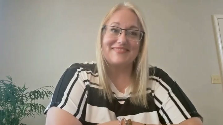 Jenny, Pakademi eğitim ekibi
